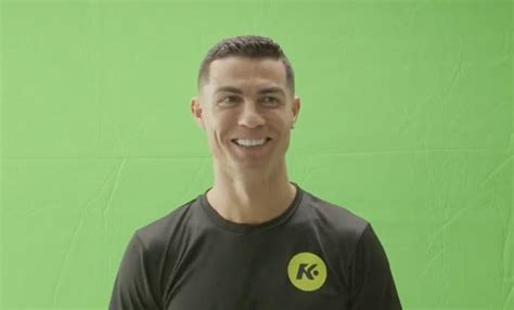 C­r­i­s­t­i­a­n­o­ ­R­o­n­a­l­d­o­ ­R­e­k­l­a­m­ ­Ç­e­k­i­m­i­n­d­e­ ­B­i­r­ ­K­e­l­i­m­e­y­i­ ­T­e­l­a­f­f­u­z­ ­E­d­e­m­e­y­i­n­c­e­ ­O­r­t­a­y­a­ ­K­o­m­i­k­ ­A­n­l­a­r­ ­Ç­ı­k­t­ı­
